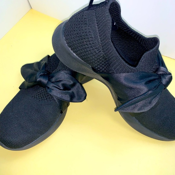 Skechers Shoes - 💜SKETCHERS💜ADORABLE BOW ADORNED MEMORY FOAM